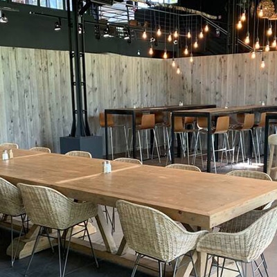 Salle de réunion Versailles – aménagement professionnel lumineux